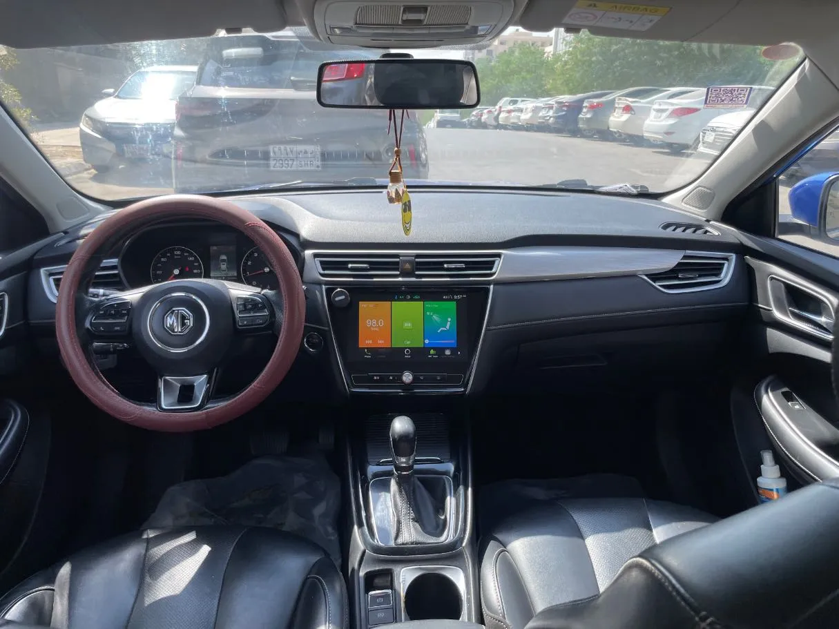Car image 17