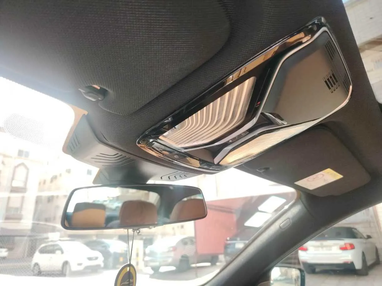 Car image 47