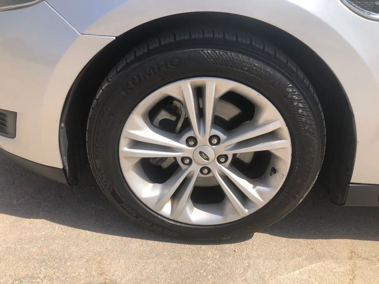 Car image 10
