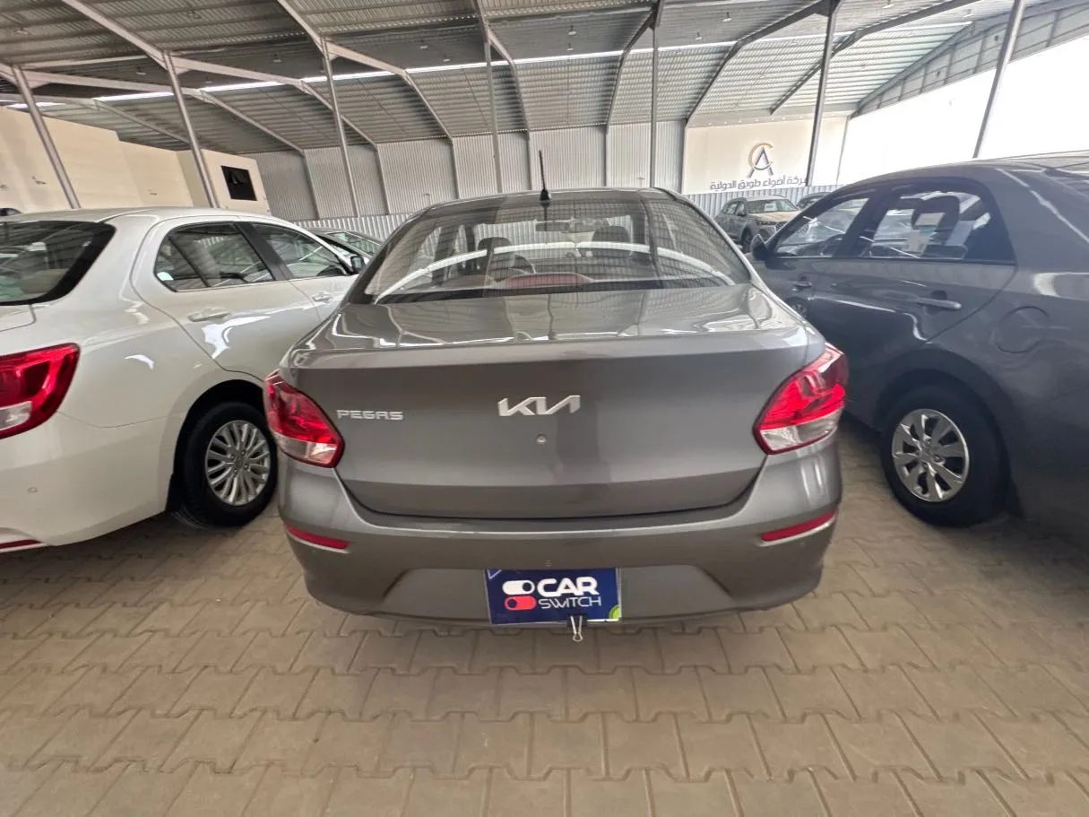 Car image 5