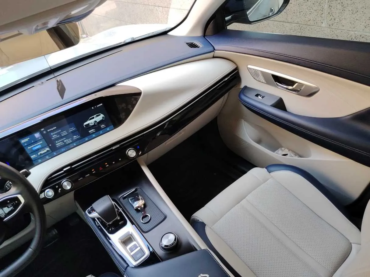Car image 23