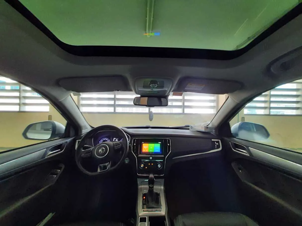 Car image 14