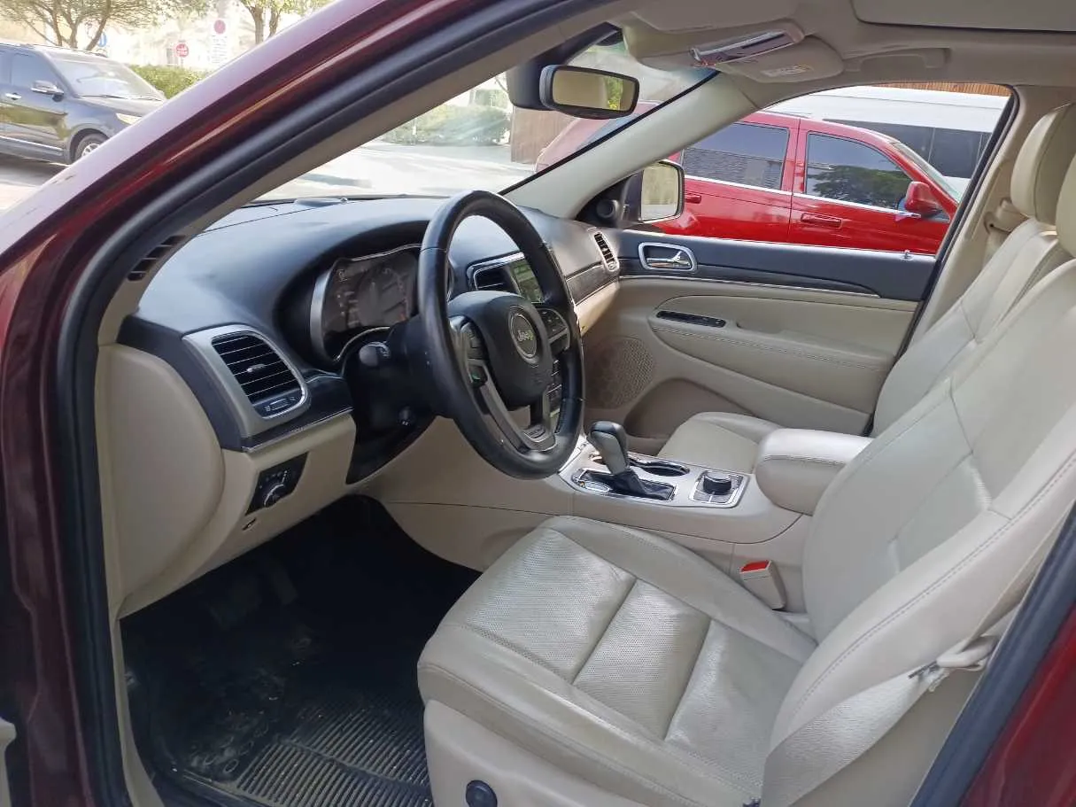 Car image 11