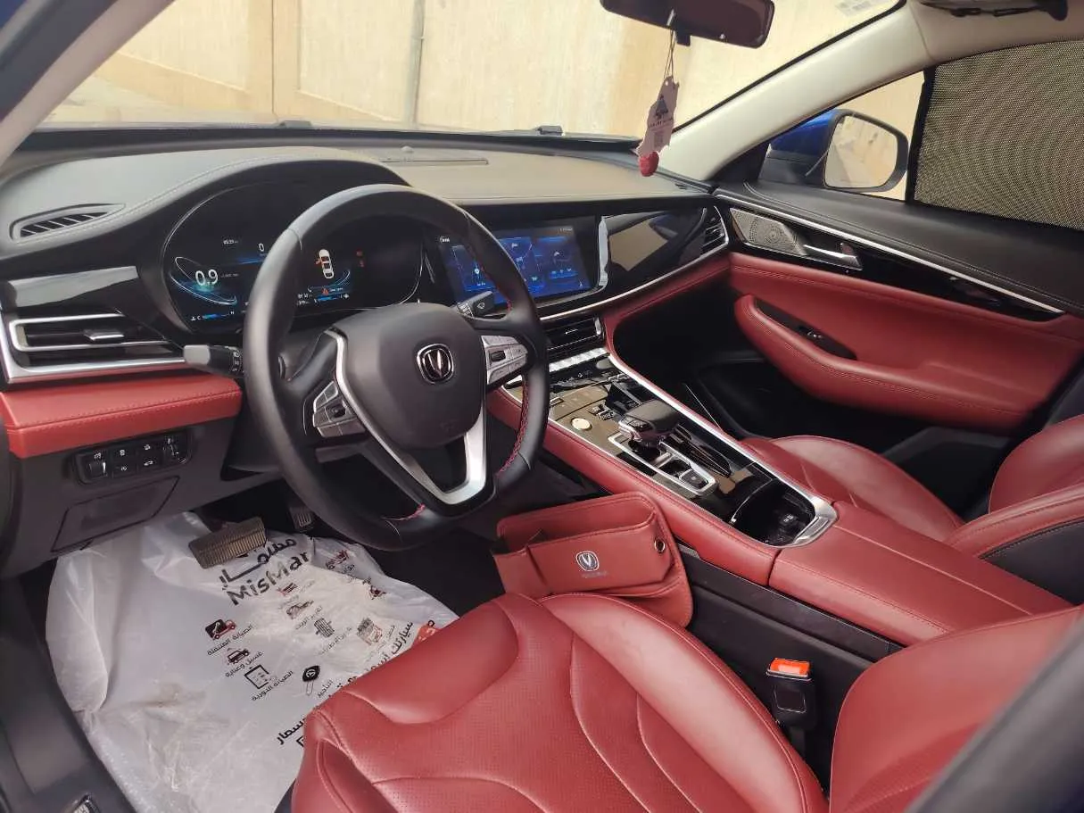 Car image 12