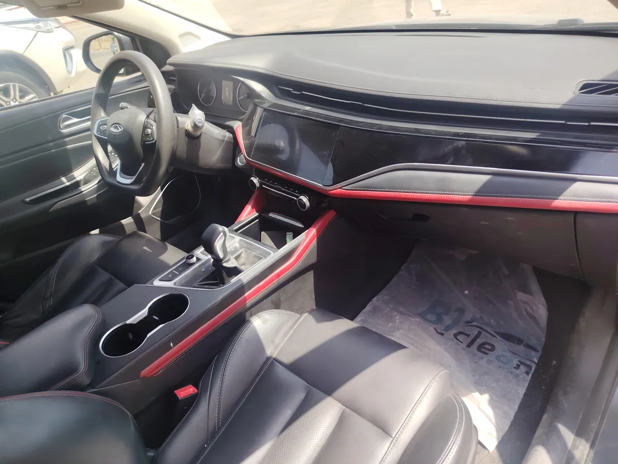 Car image 14