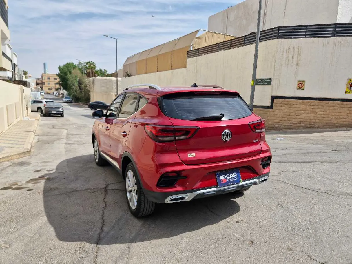 Car image 7