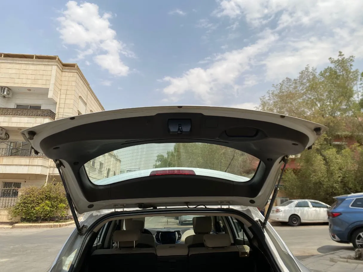 Car image 22