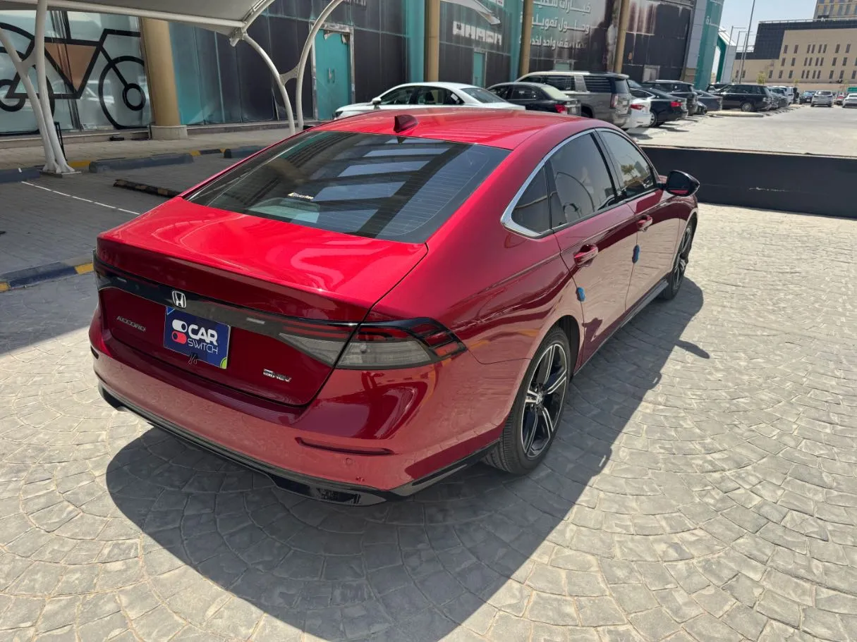 Car image 5