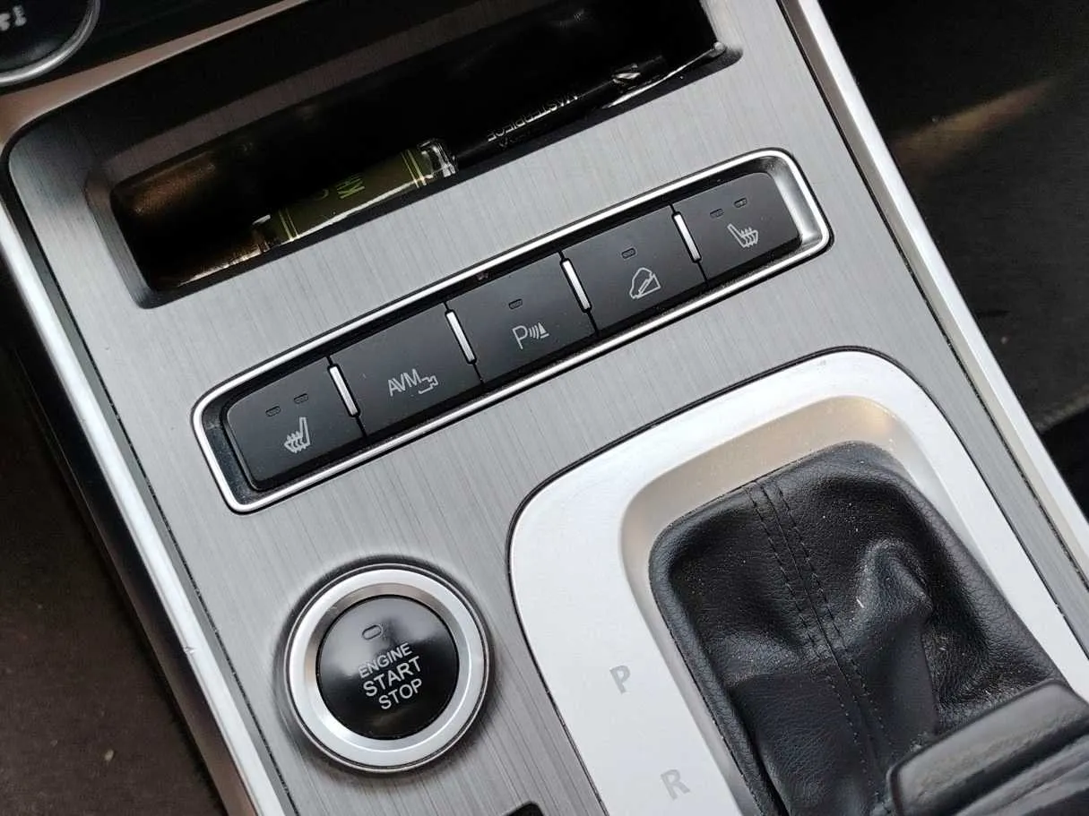 Car image 22