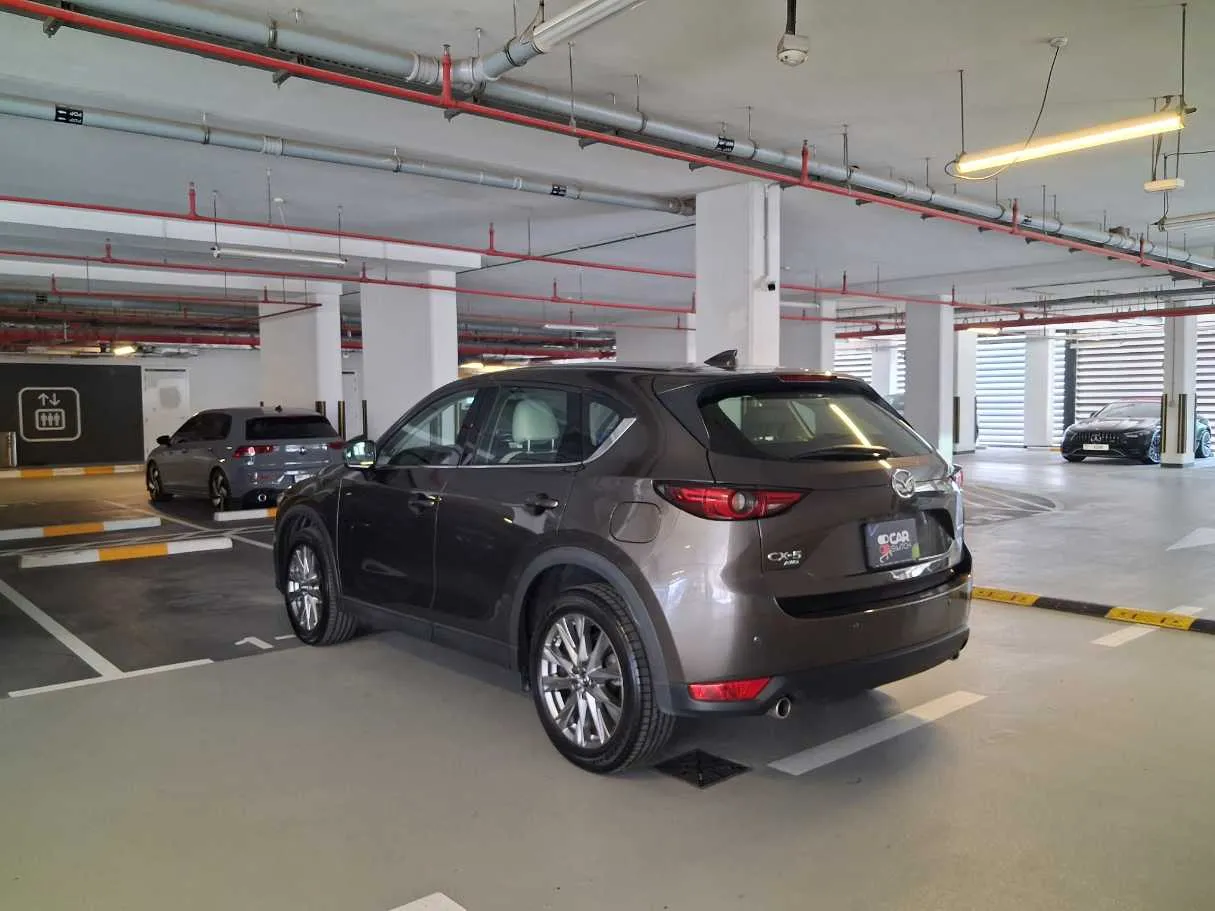 Car image 7