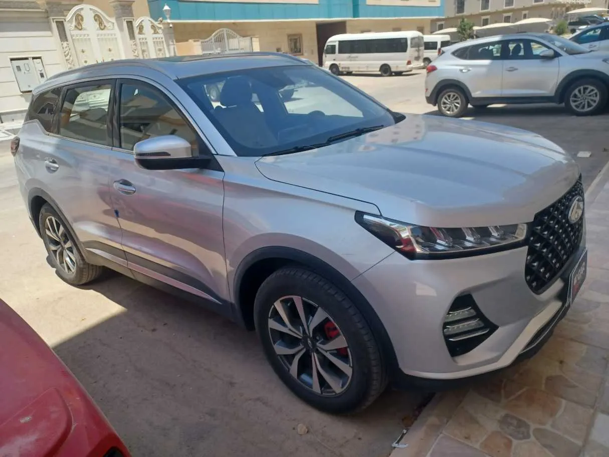Car image 4