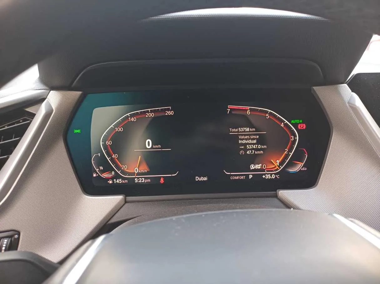 Car image 19