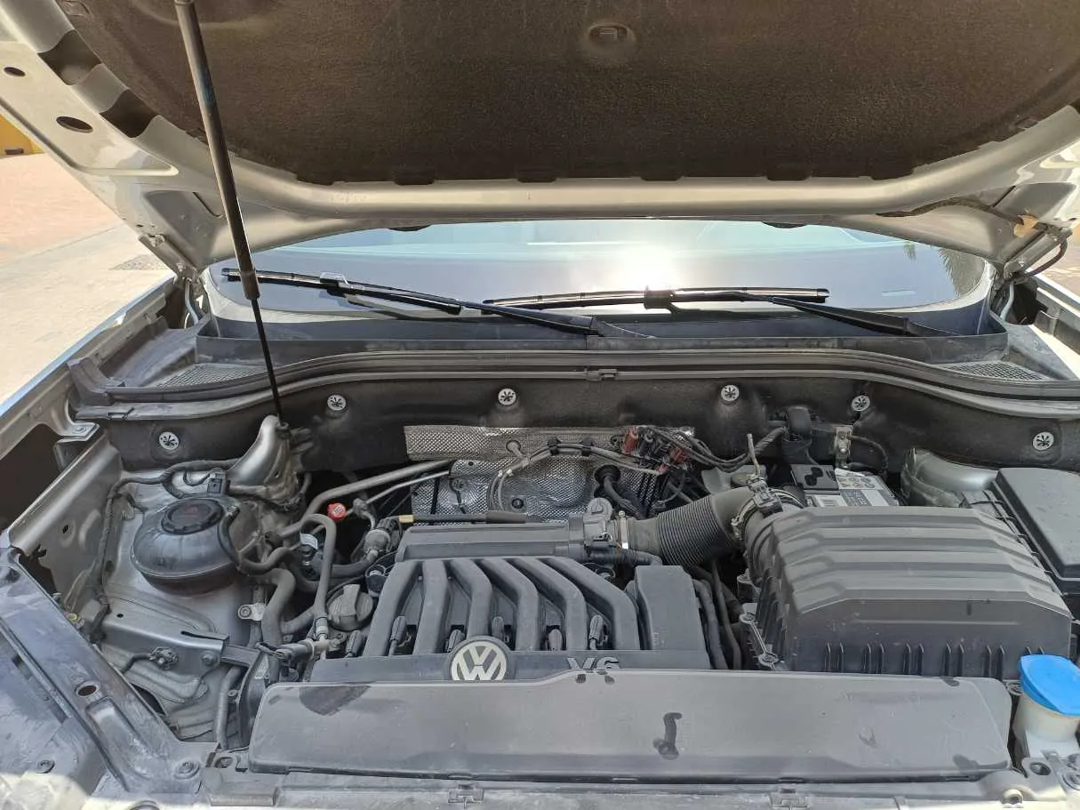 Car image 24