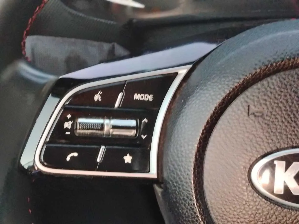 Car image 27