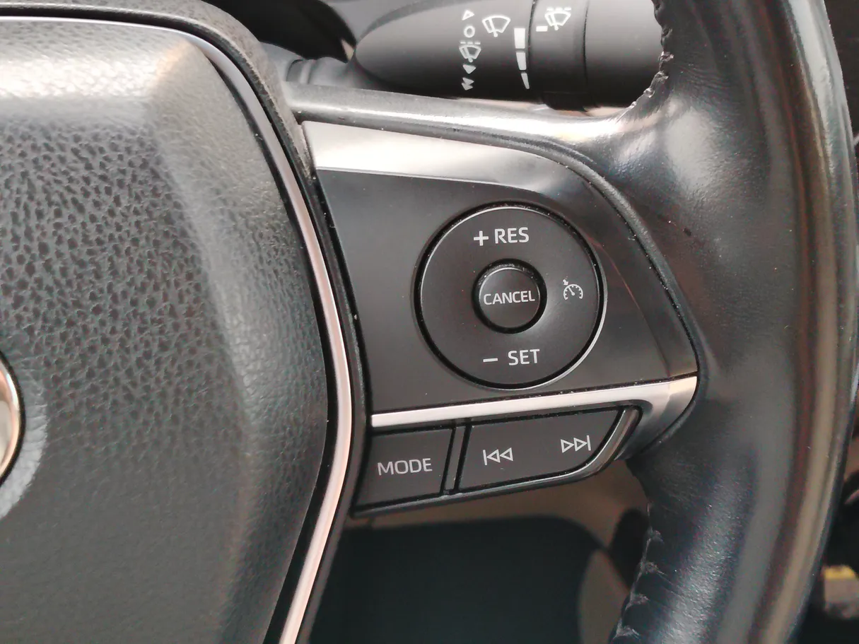 Car image 32