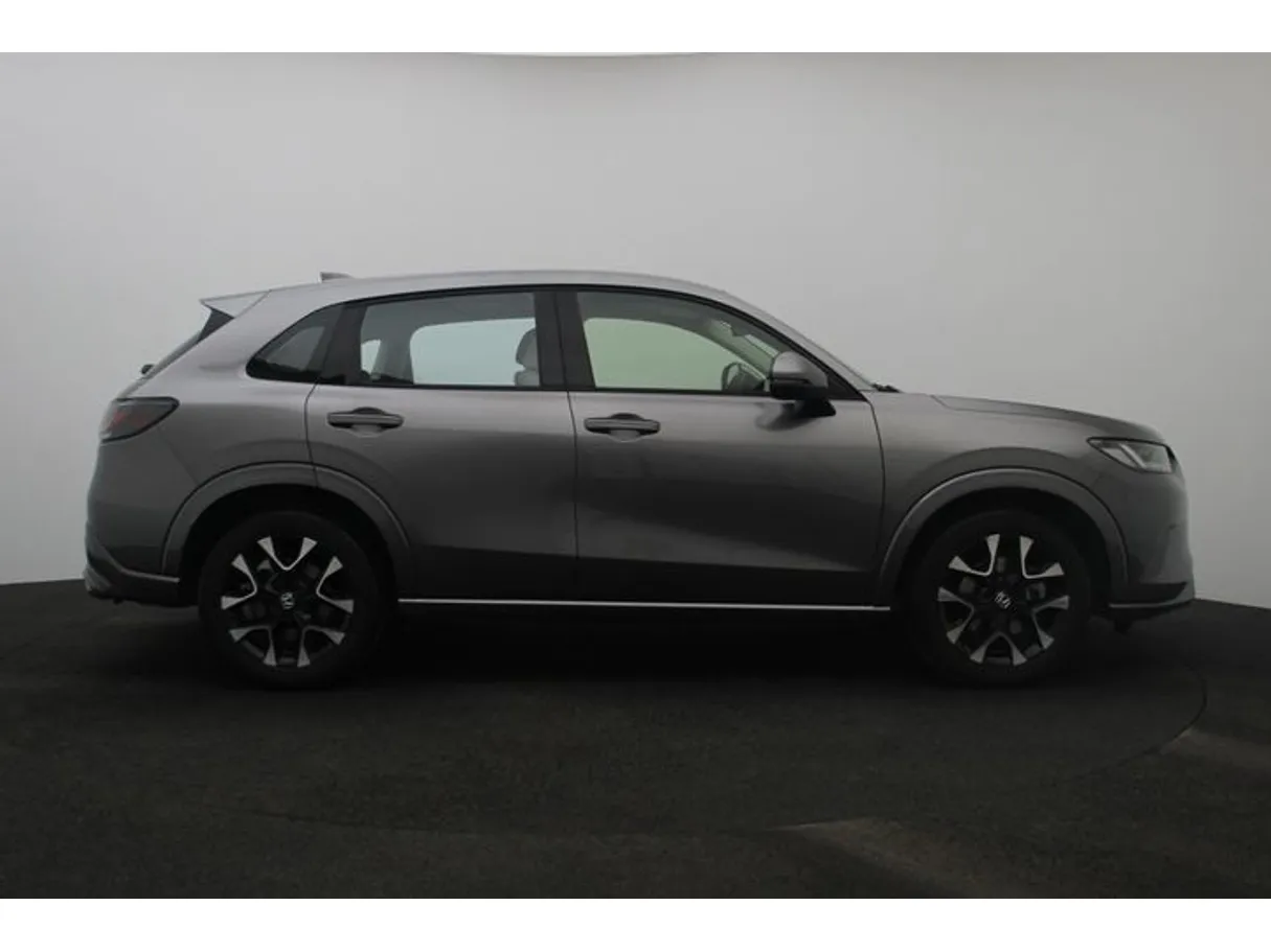 Car image 13