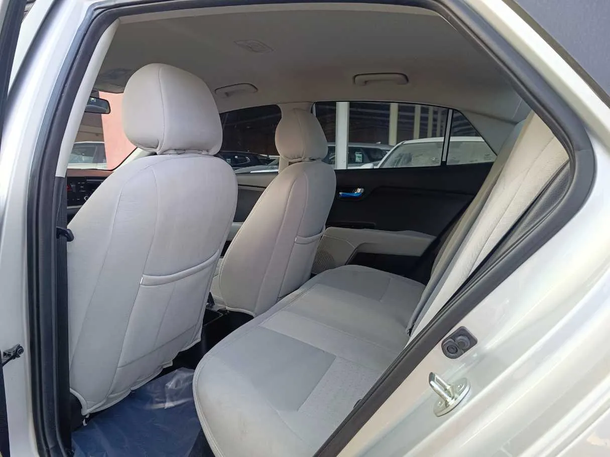Car image 21