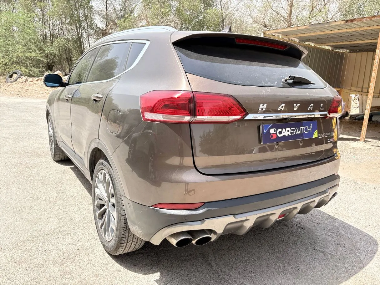 Car image 7