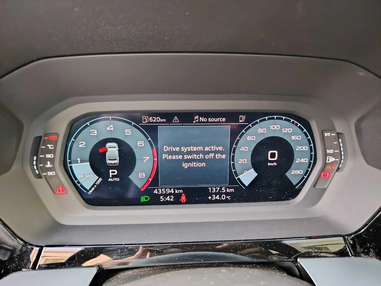 Car image 25