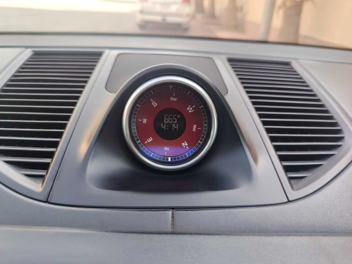 Car image 26
