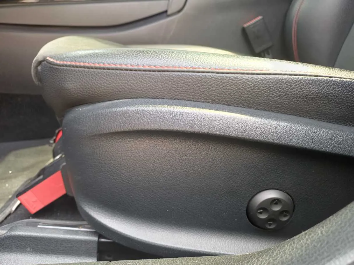 Car image 20
