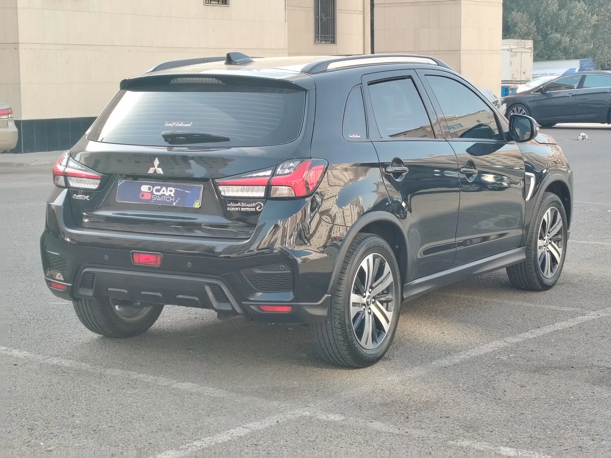 Car image 5