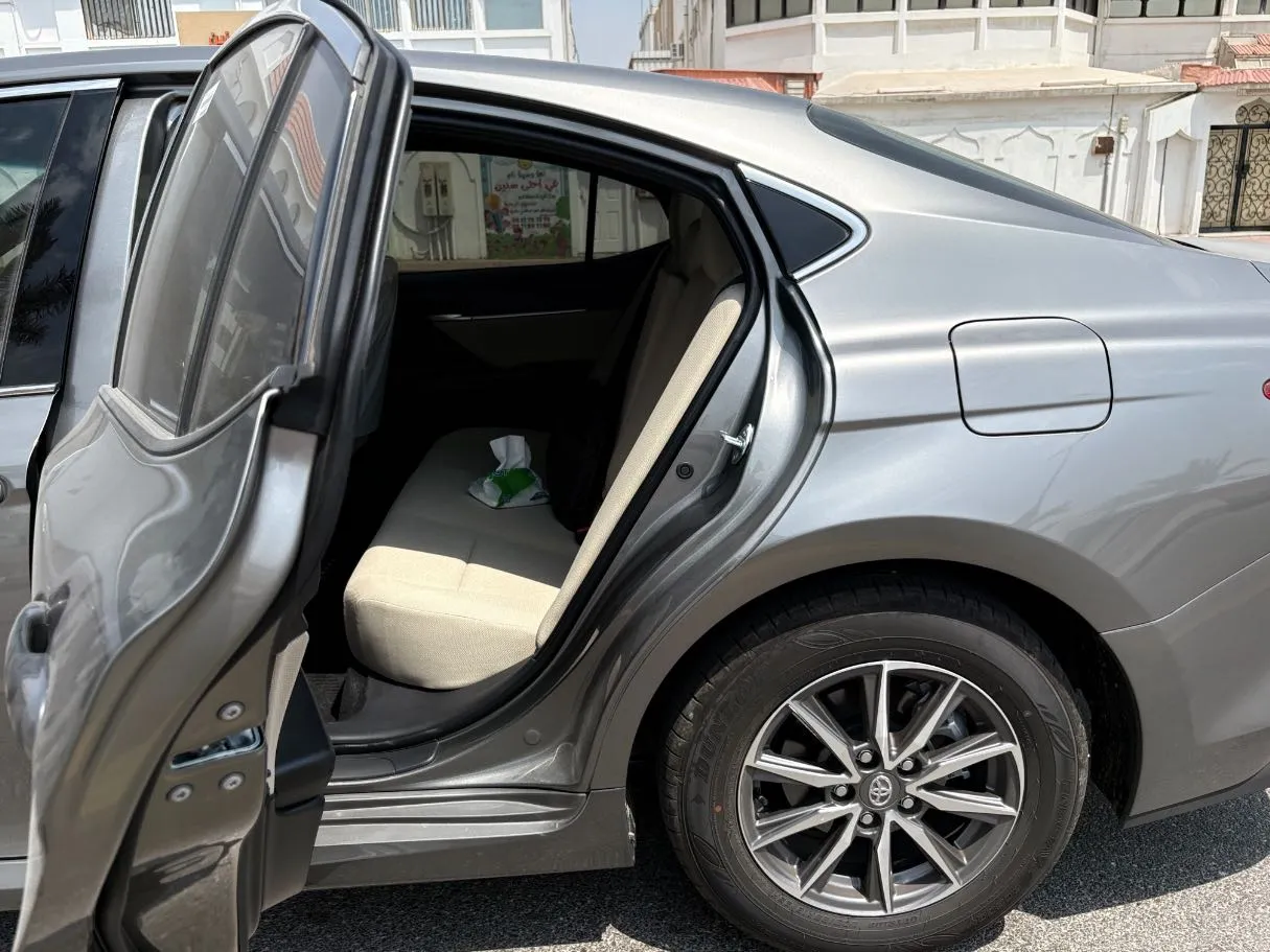 Car image 15