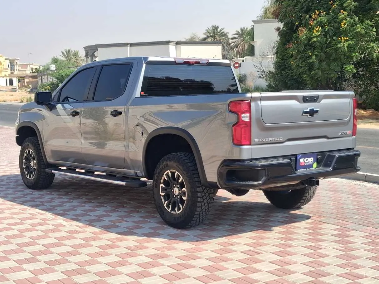 Car image 6
