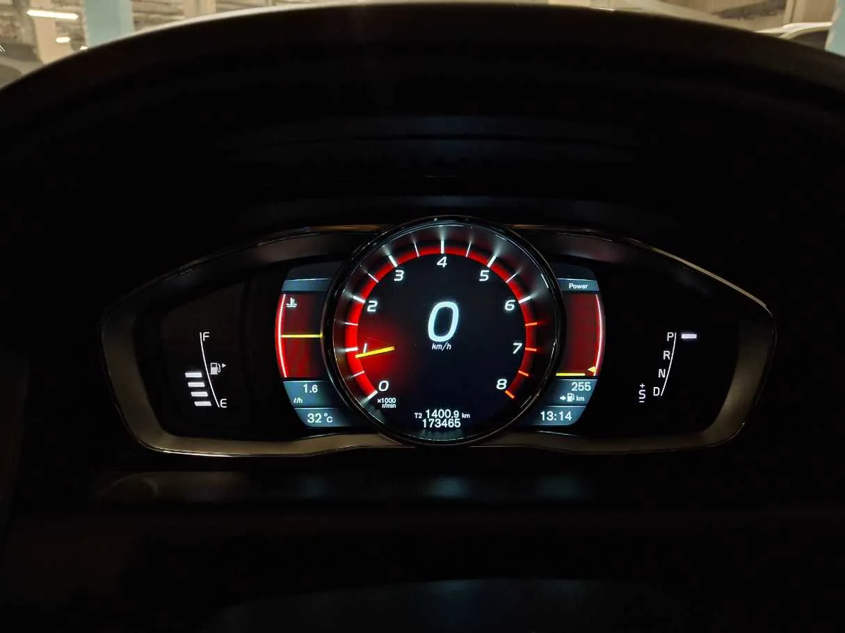 Car image 17