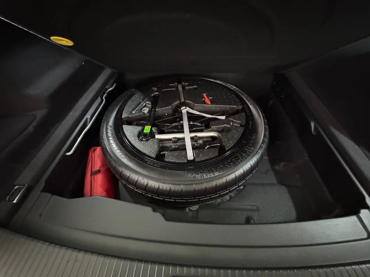 Car image 22