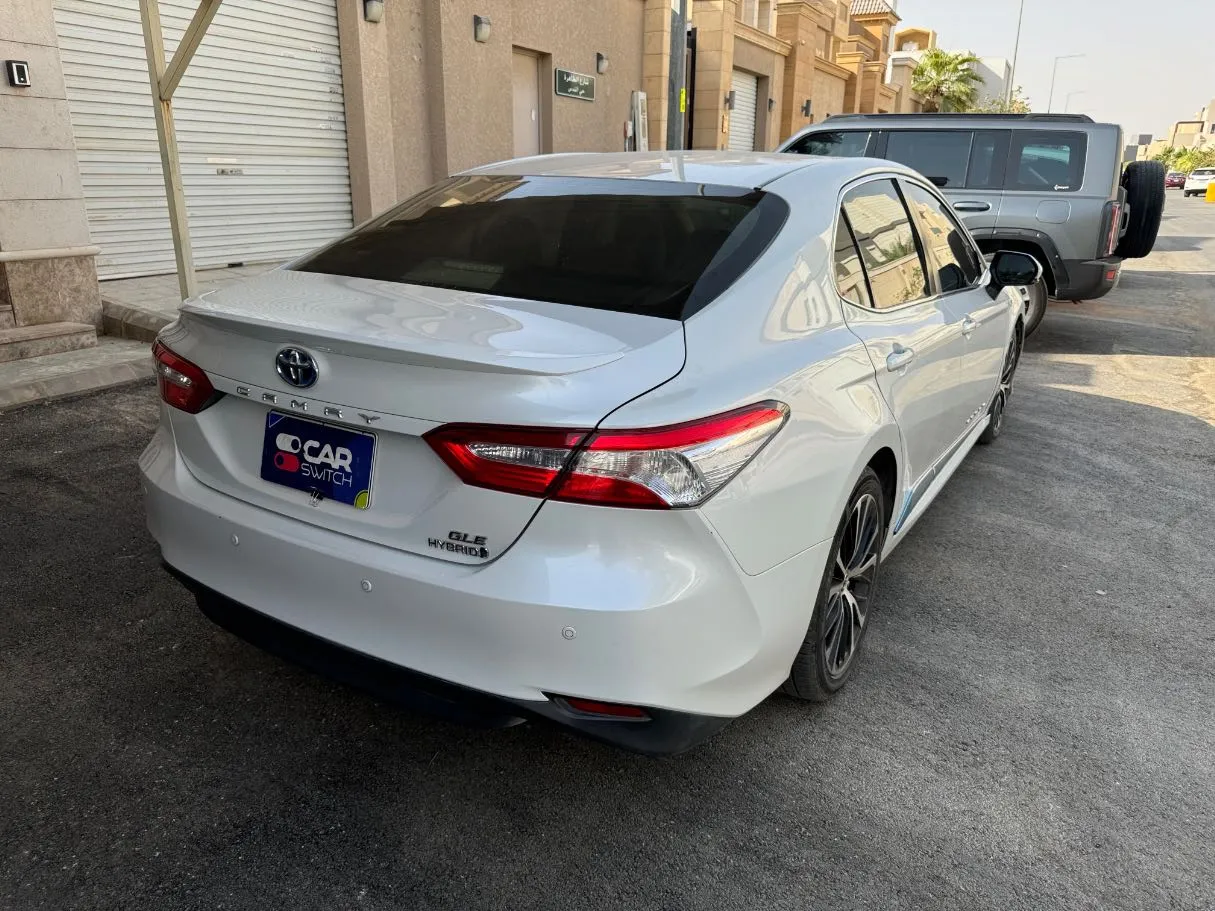 Car image 5