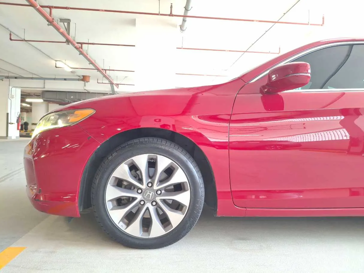 Car image 9
