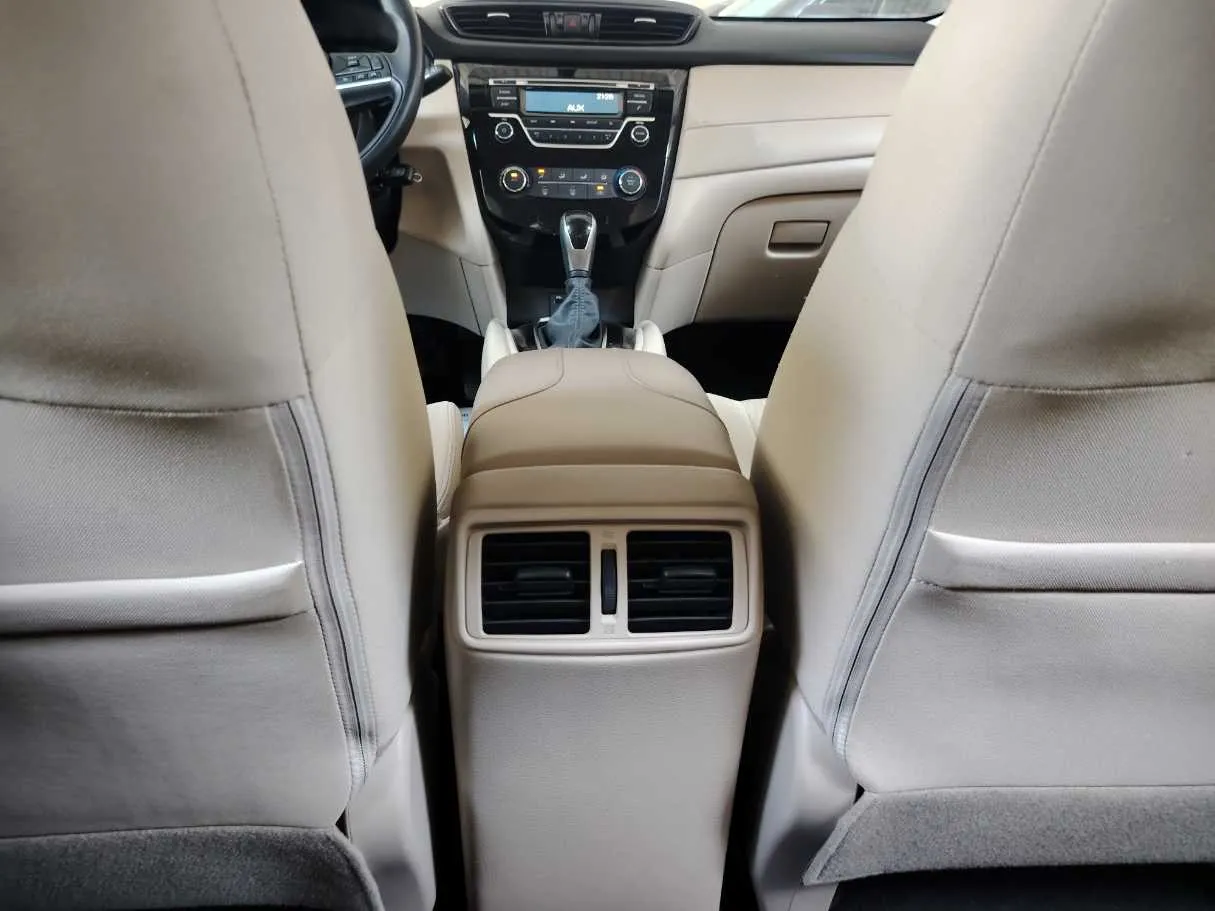 Car image 28