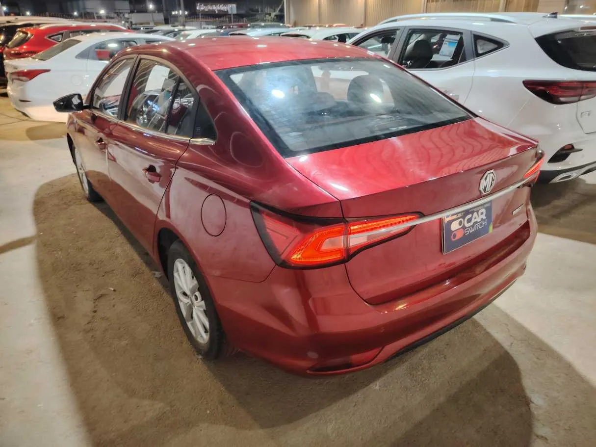 Car image 7