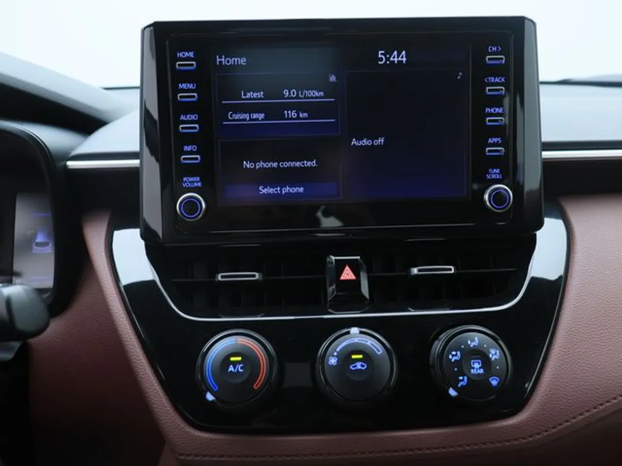 Car image 5