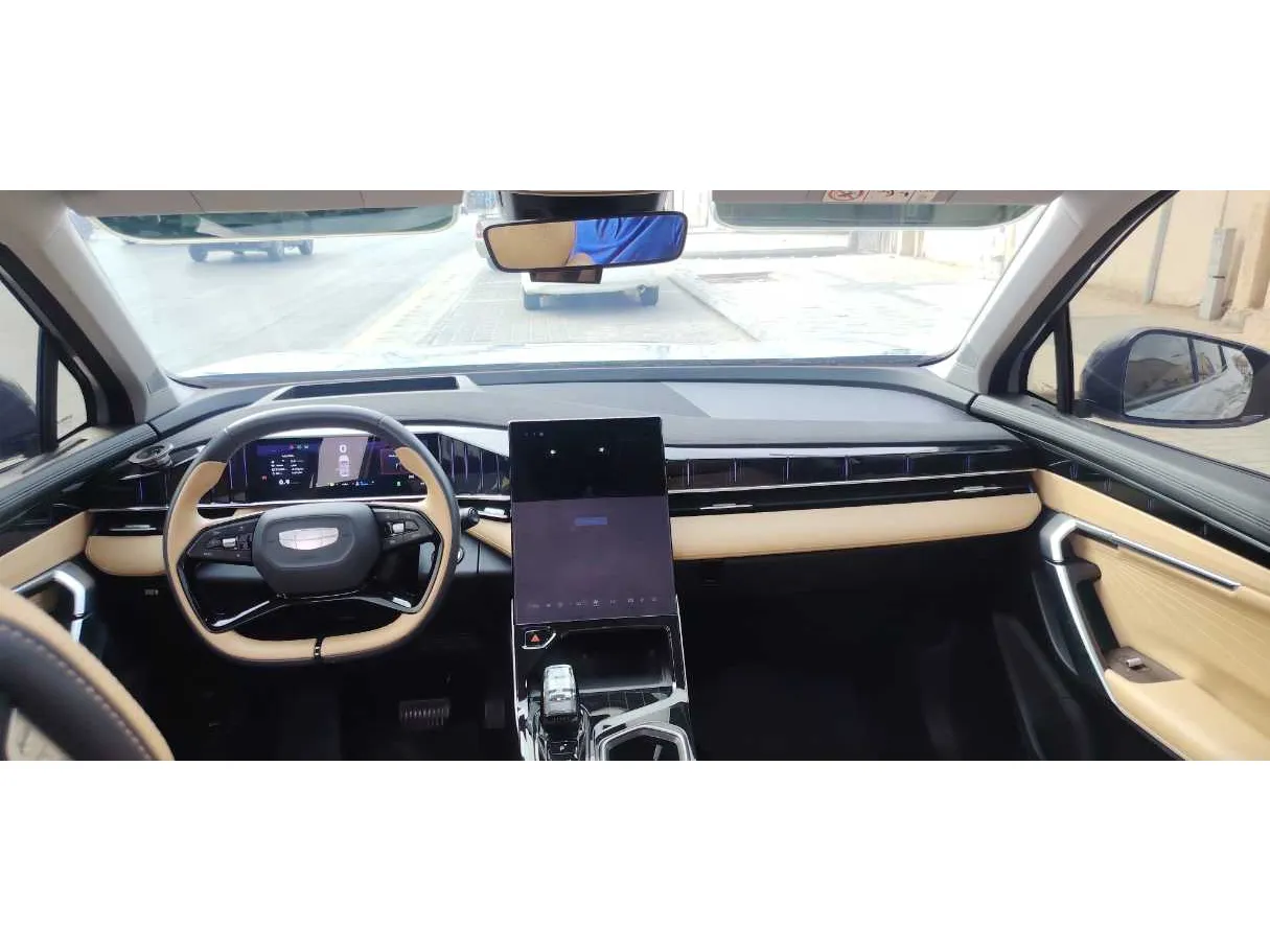 Car image 15