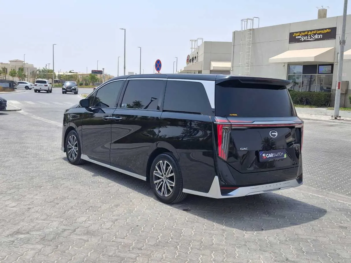 Car image 5