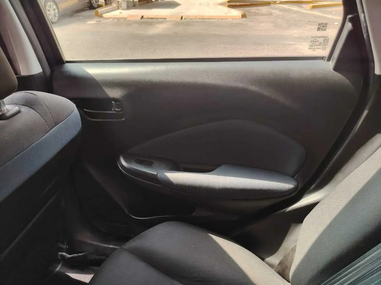 Car image 29