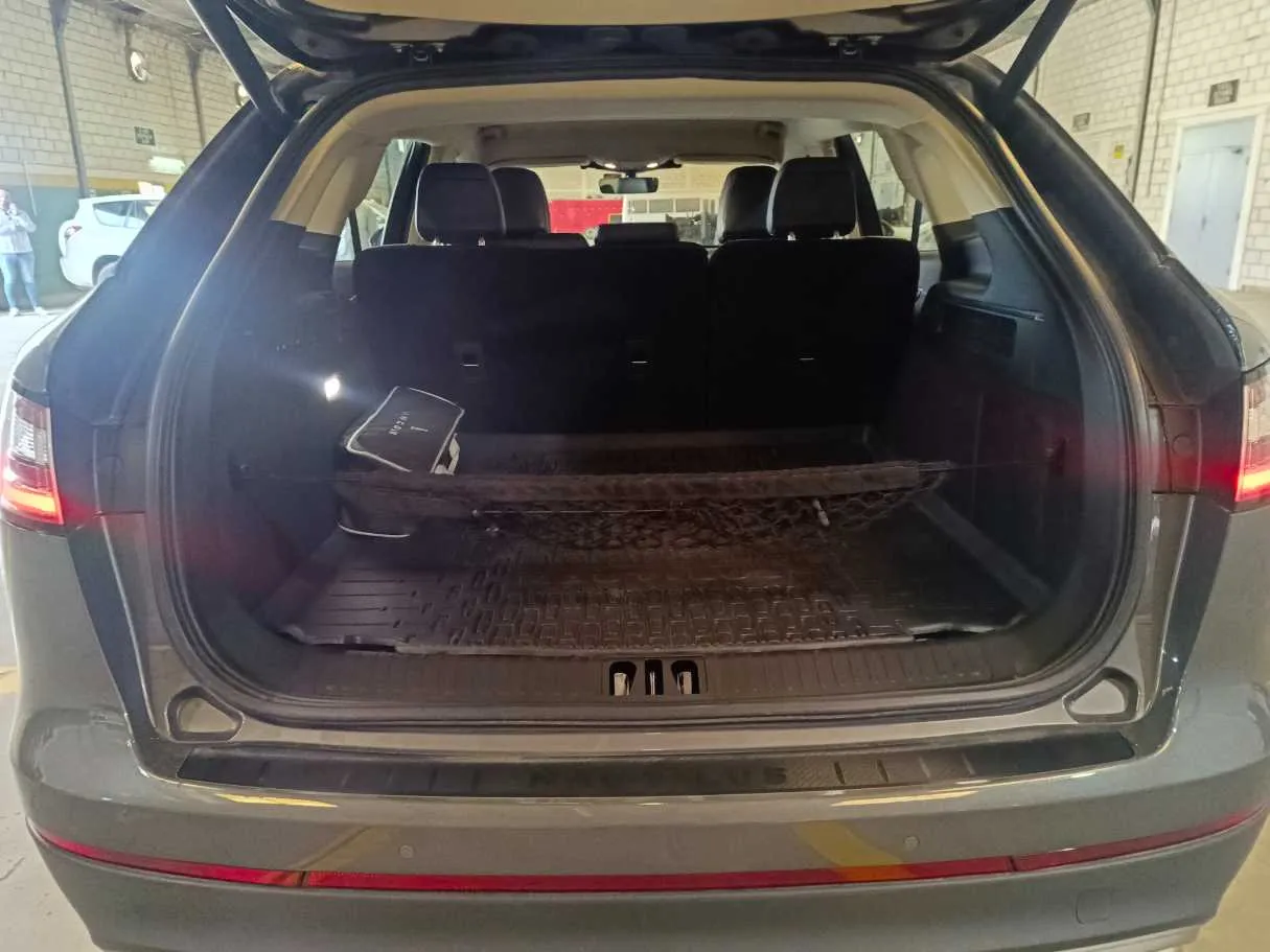 Car image 33