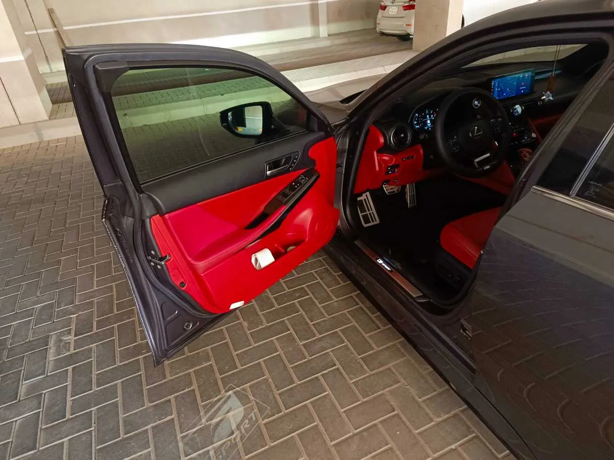 Car image 12