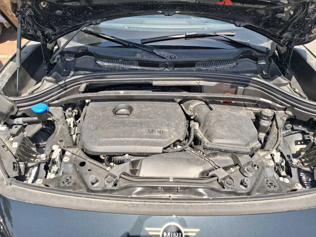 Car image 21