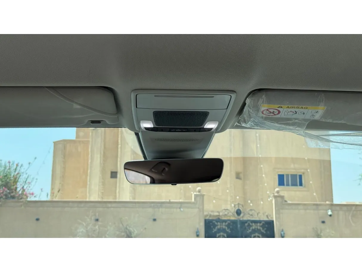 Car image 27