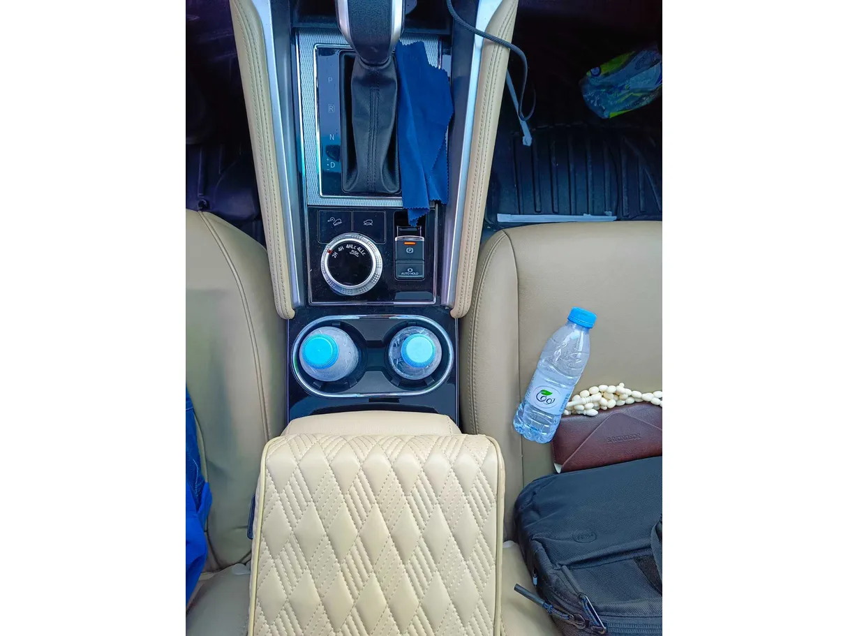 Car image 24