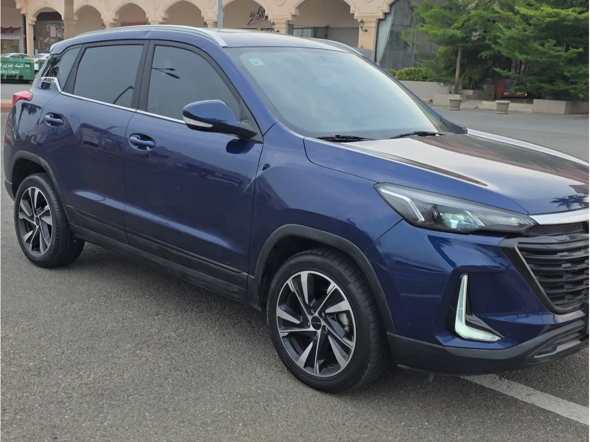Car image 3