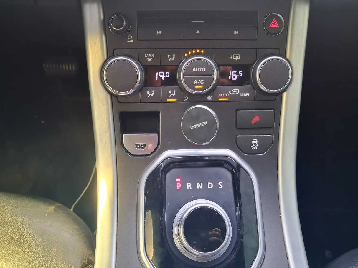 Car image 15