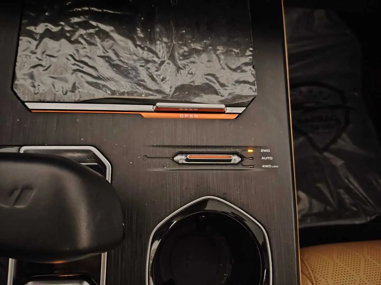 Car image 27