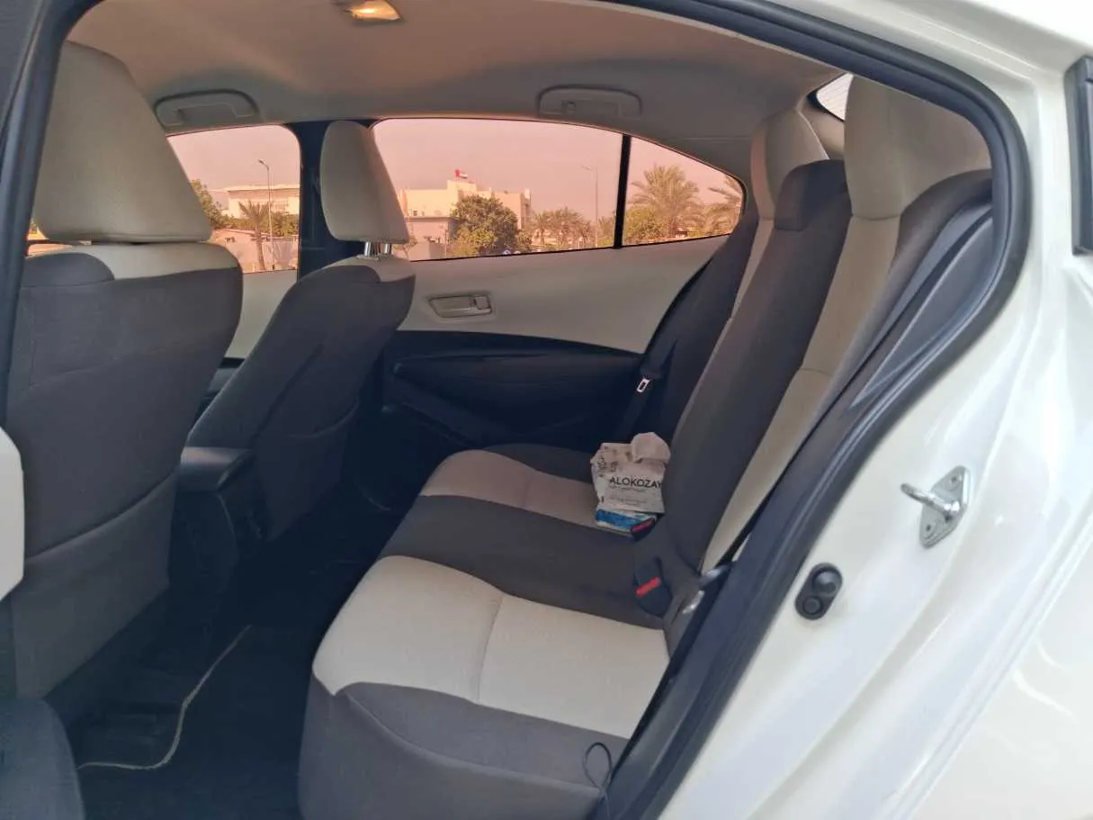Car image 13