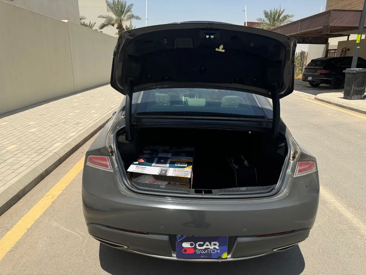 Car image 22