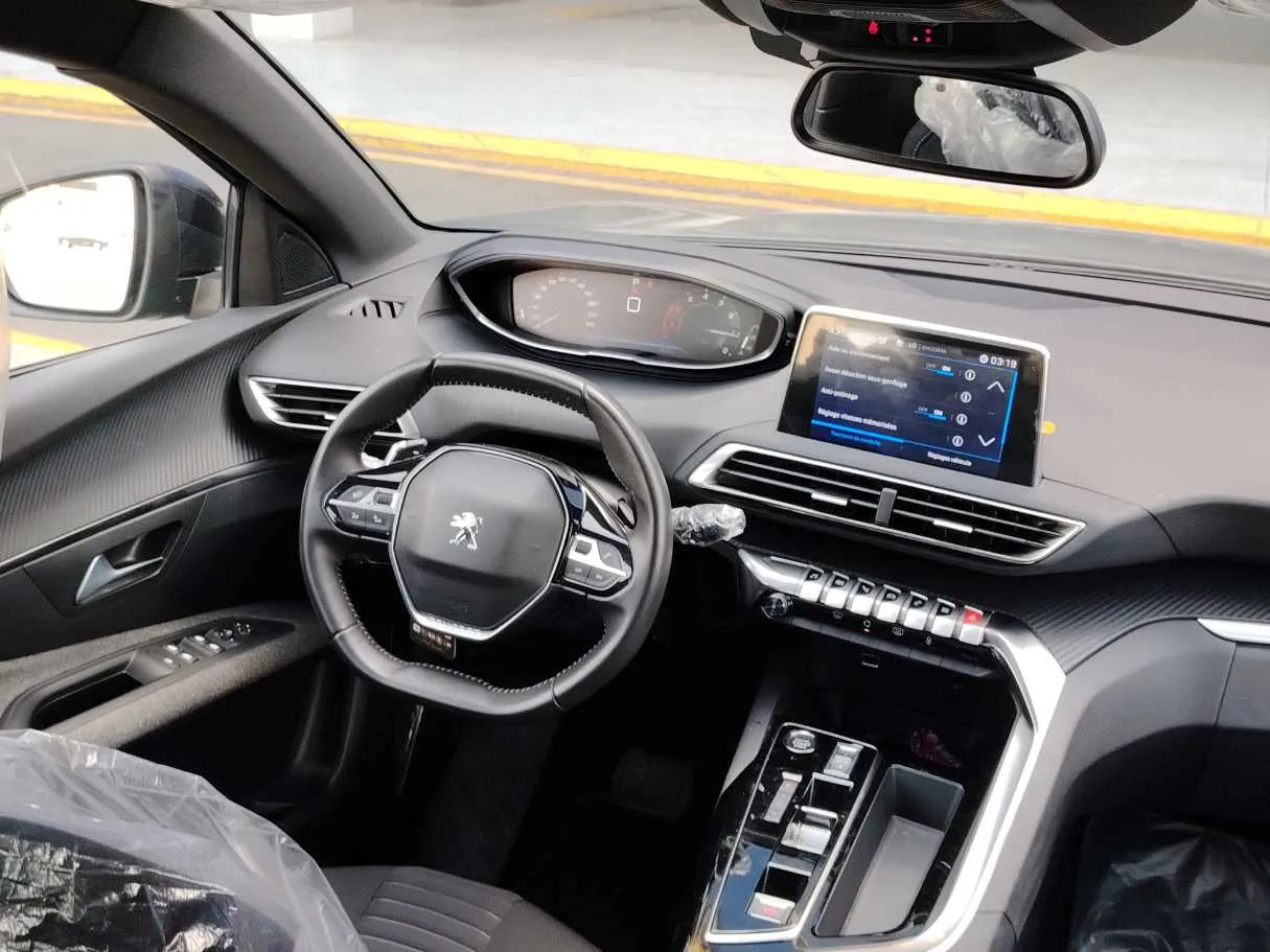 Car image 18