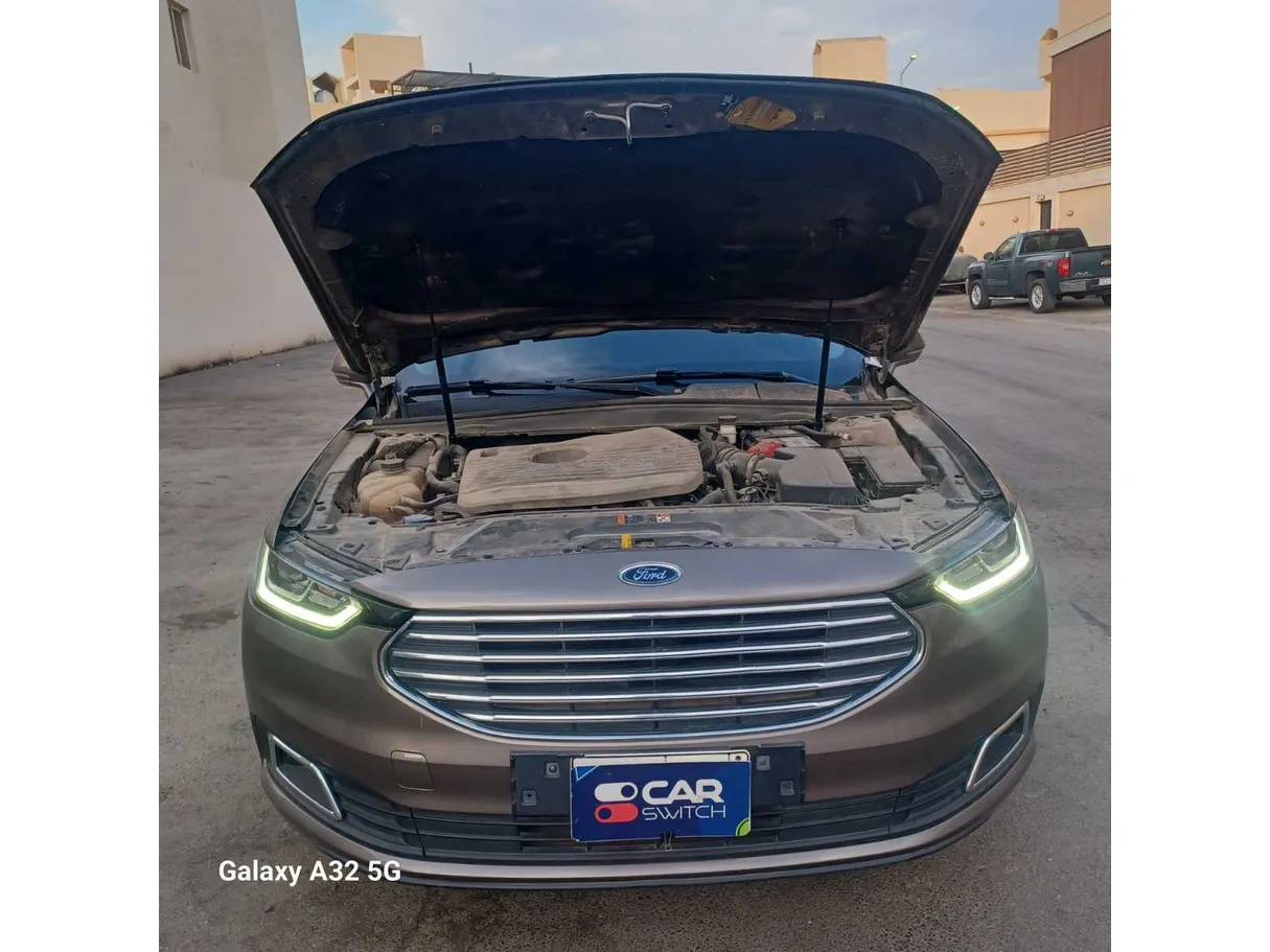 Car image 26